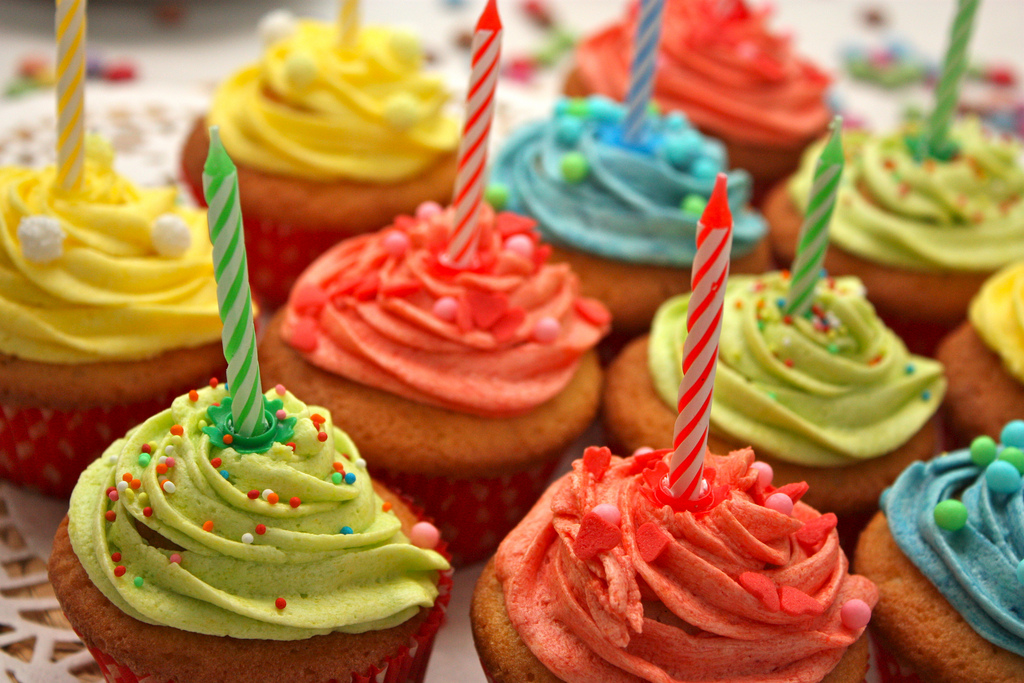 , Easy Beach Birthday Cupcakes, #Bizwhiznetwork.com Innovation &Lambda;Ｉ