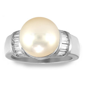 14k White Gold South Sea Pearl Baguette Diamond Right Hand Ring (0.75 Ctw)